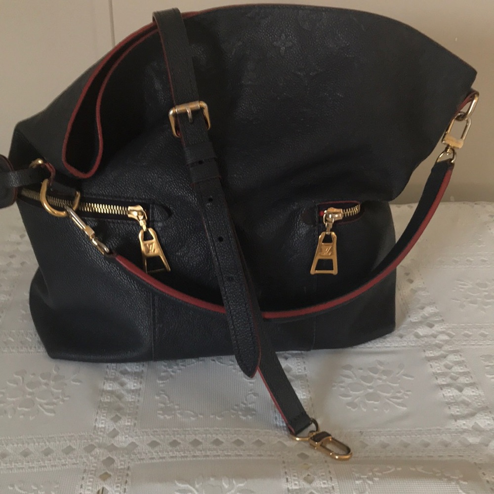 Louis Vuitton Melie Handbag